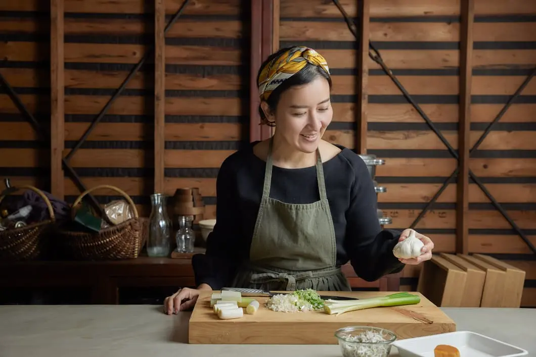 「漬物の端っこをかじりながら料理が好きになった」のイメージ