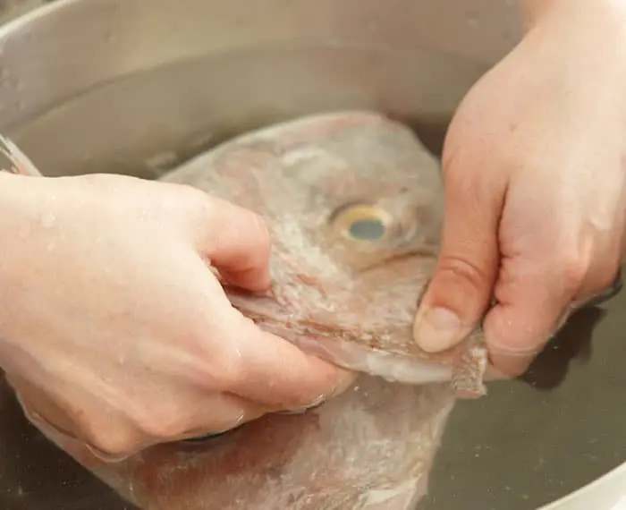 手順2　冷水にとる