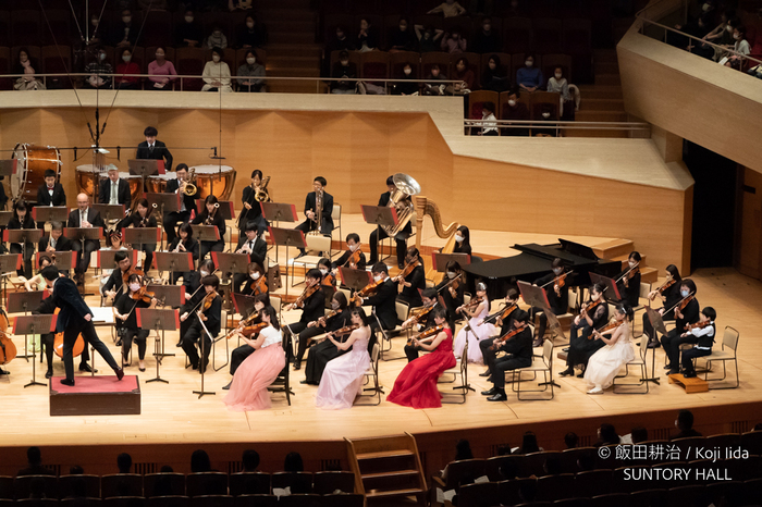 東京交響楽団（こうきょうがくだん）＆サントリーホール 「こども定期演奏（えんそう）会」2023年シーズン 「音楽の色いろ」 第88回「黒＆白」※終了しました。  おんがく サントリーアートキッズクラブ